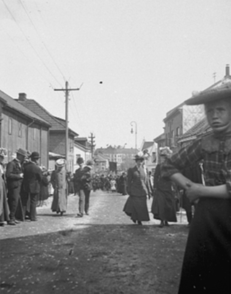 Anno Domkirkeodden, 17. MAITOGET, STRANDGATA - STORHAMARGATA, MYE FOLK