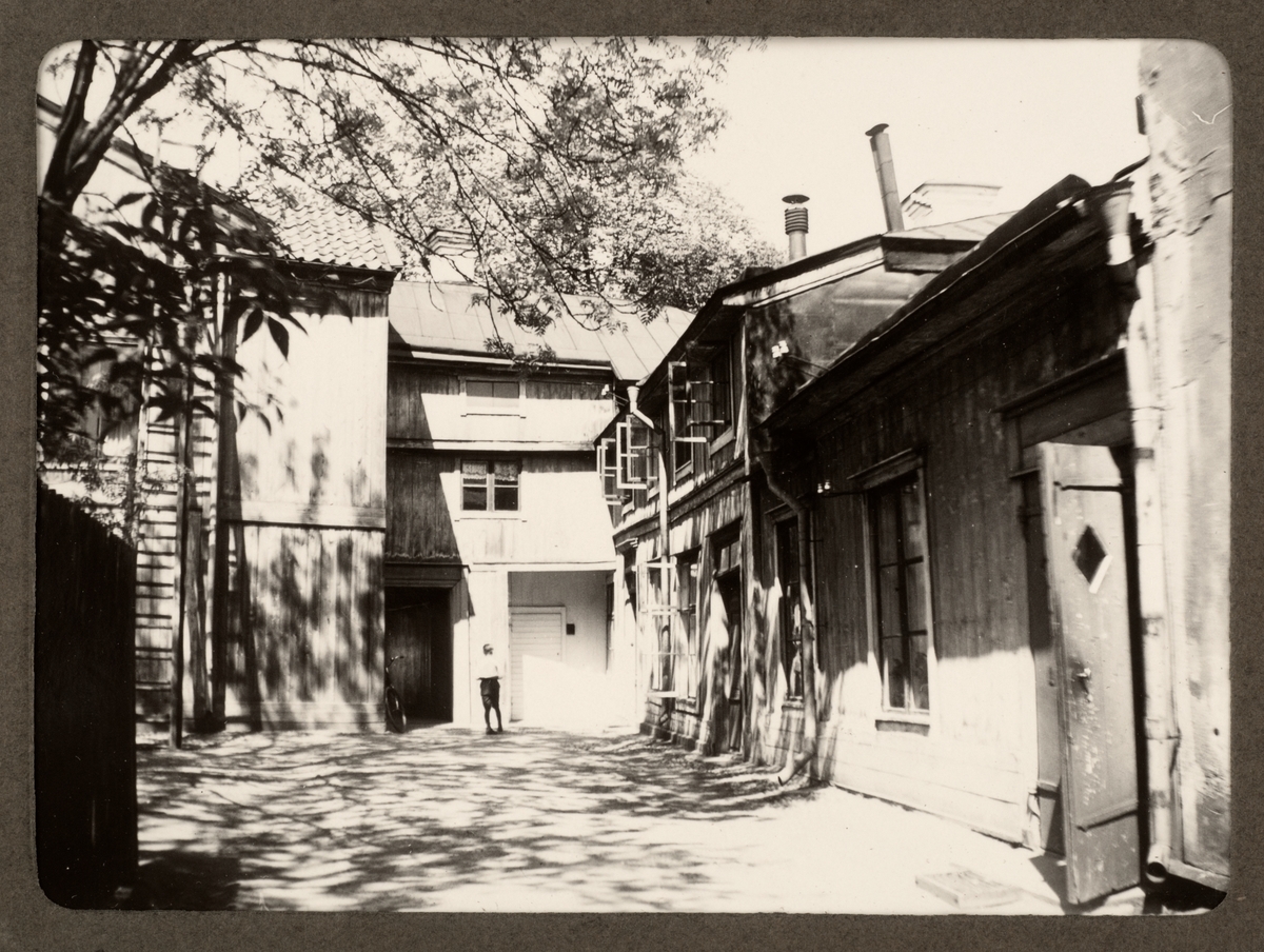 August Fredrik Schagerström, "Upsala. Gårdsinteriör Västra Ågatan Imperfektum", Uppsala 1929