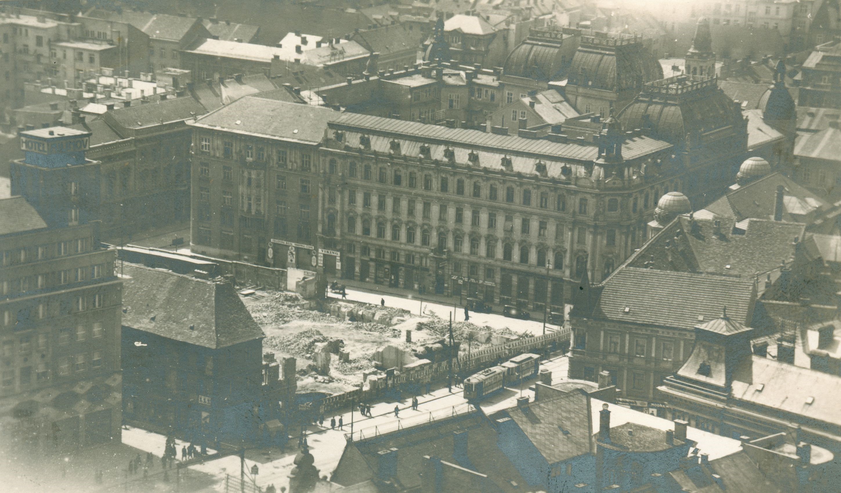 Vladimir Horvat, Zagreb - Zakladna bolnica, rušenje dijela zgrade