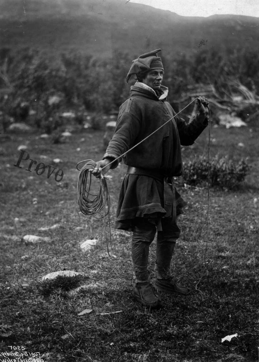 Anders Beer Wilse, Same demonstrerer lassokasting. Muligens i Kautokeino, 1907.