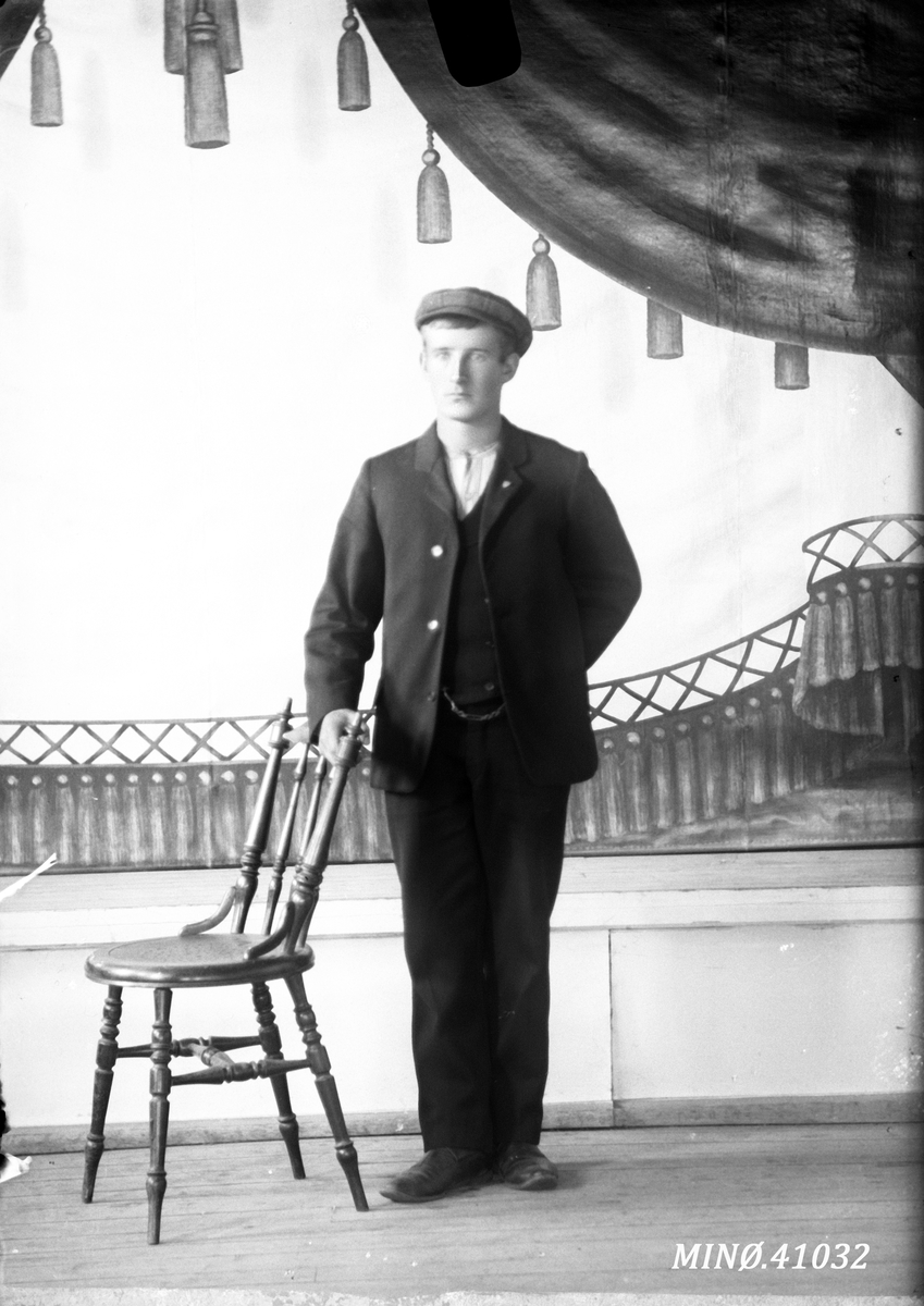 Oscar Holte, Portrett av mann - Kornelius Tønseth