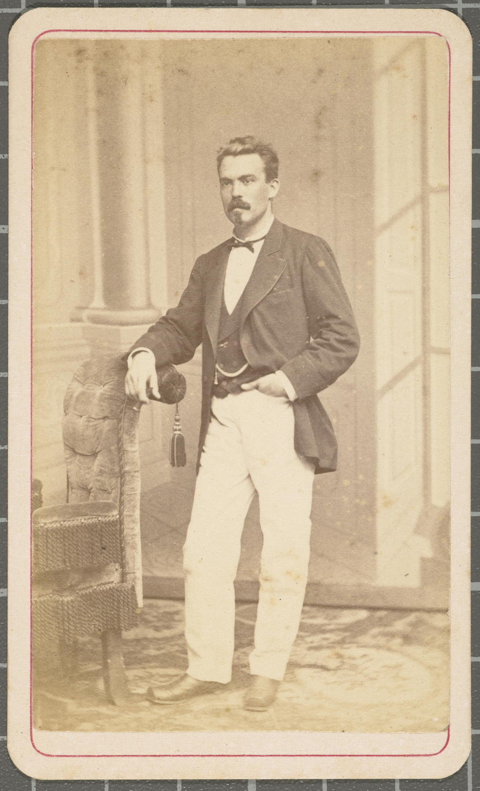 Jacinto de la Cotera, [Retrat d'estudi]