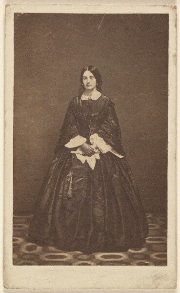 Unknown, [Unidentified woman, standing]