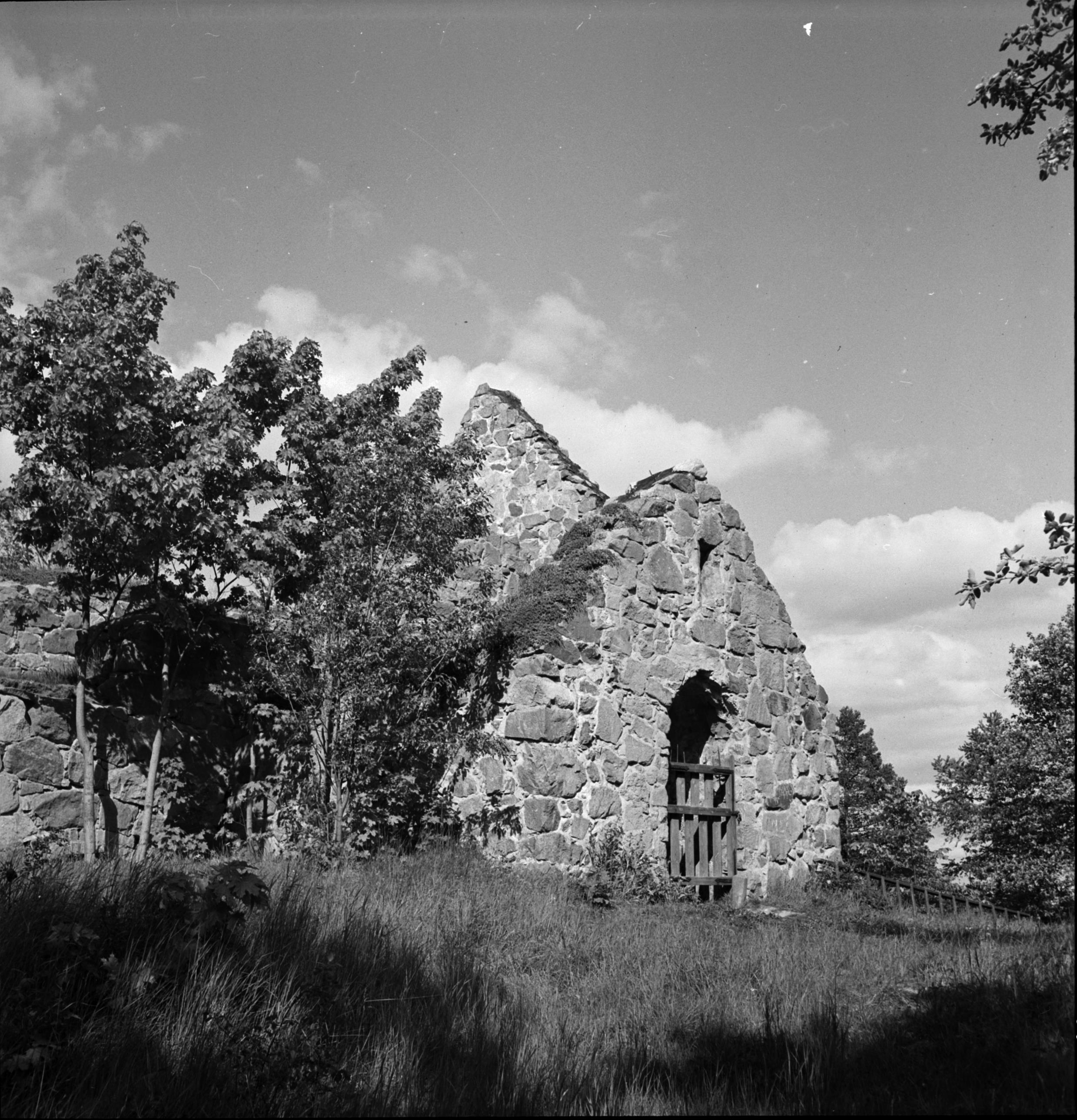 Iwar Anderson, Mariefred, Kärnbo kyrkoruin