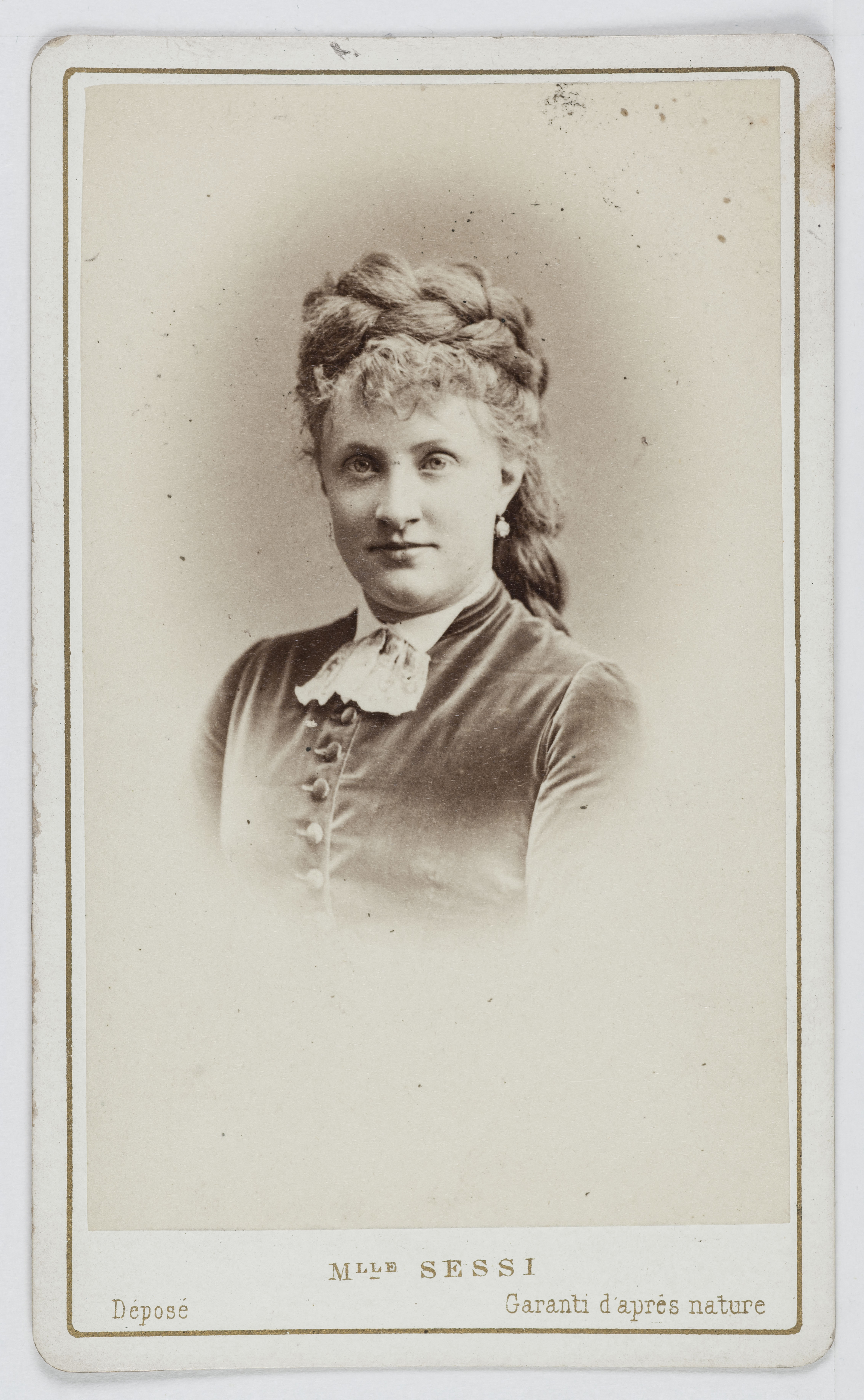 Charles Reutlinger, Portrait de Mathilde Sessi, soprano au Théâtre des Italiens en 1872 et à l'Opéra.