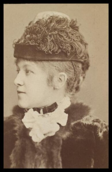 London Stereoscopic and Photographic Company, Guy Little Theatrical Photograph