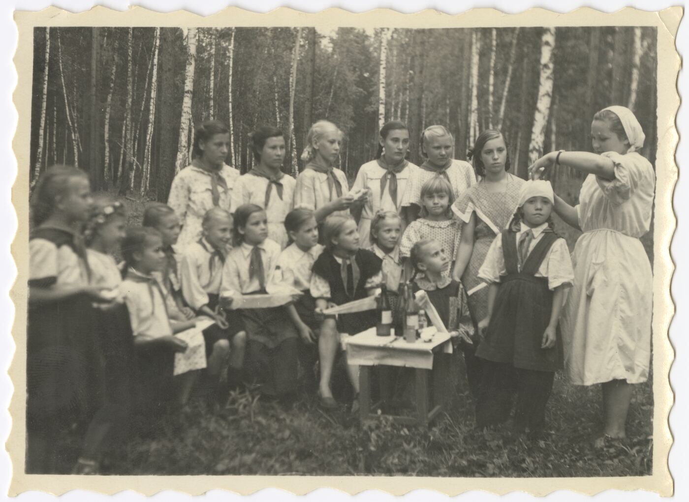 Nežinomas autorius, Pionierių stovyklos vaikai