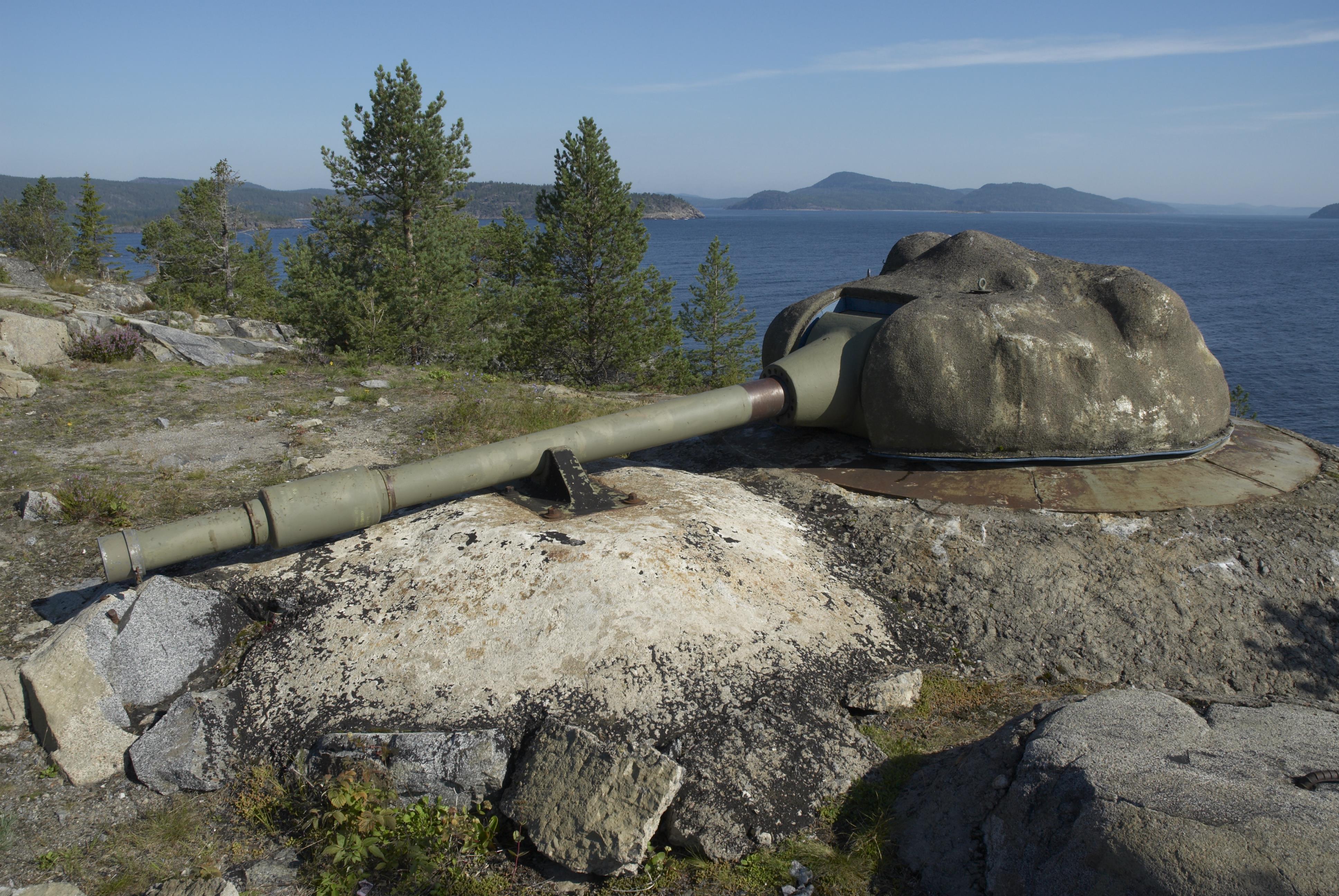 Bengt A Lundberg, Hemsö fästning