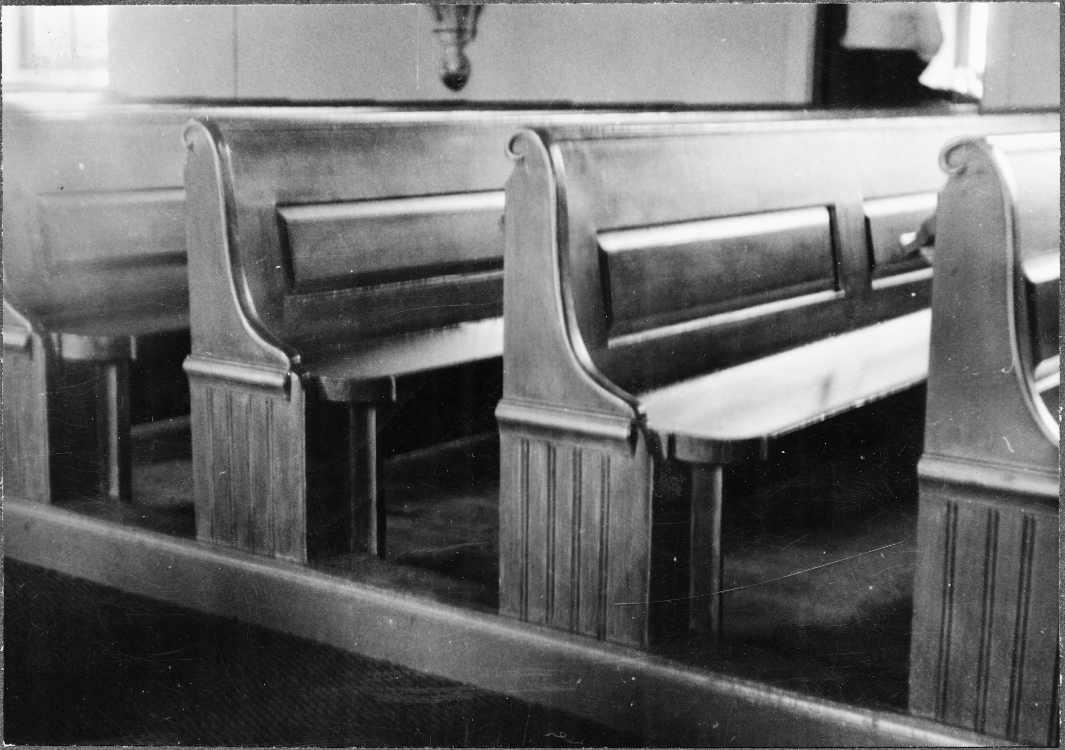 Okänd Okänd, Larvs kyrka