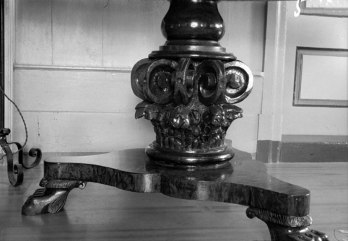 Toralv Bleken-Nilssen, BORD. FOT. DETALJ. TRESKRUD. NORDRE LUND. FURNES i Ringsaker.