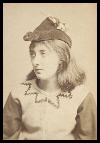 London Stereoscopic and Photographic Company, Guy Little Theatrical Photograph
