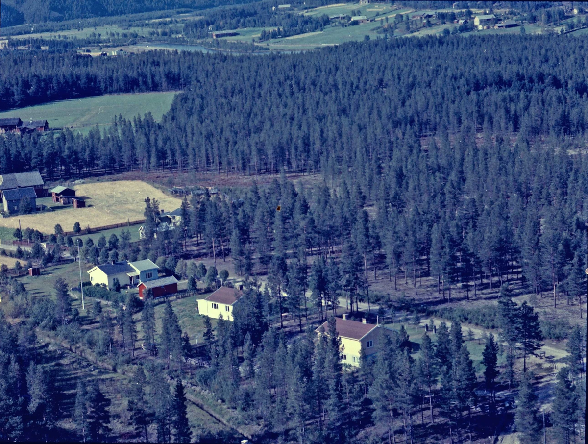 Widerøes Flyveselskap A/S, Gårdsplasser.