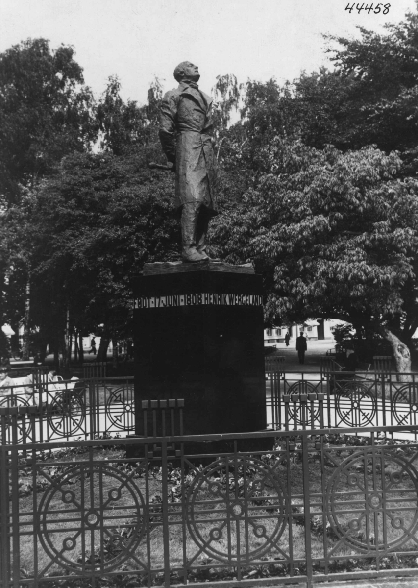 Anders Beer Wilse, Wilse original, Henrik Wergeland Monument