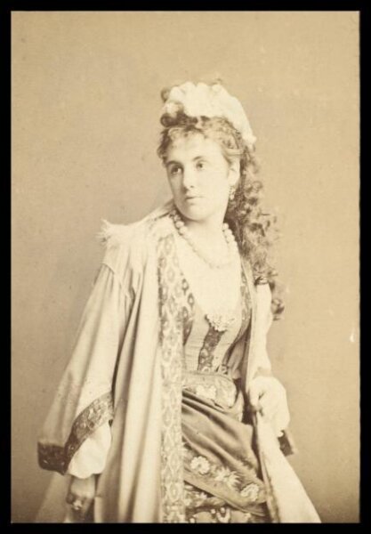London Stereoscopic and Photographic Company, Guy Little Theatrical Photograph