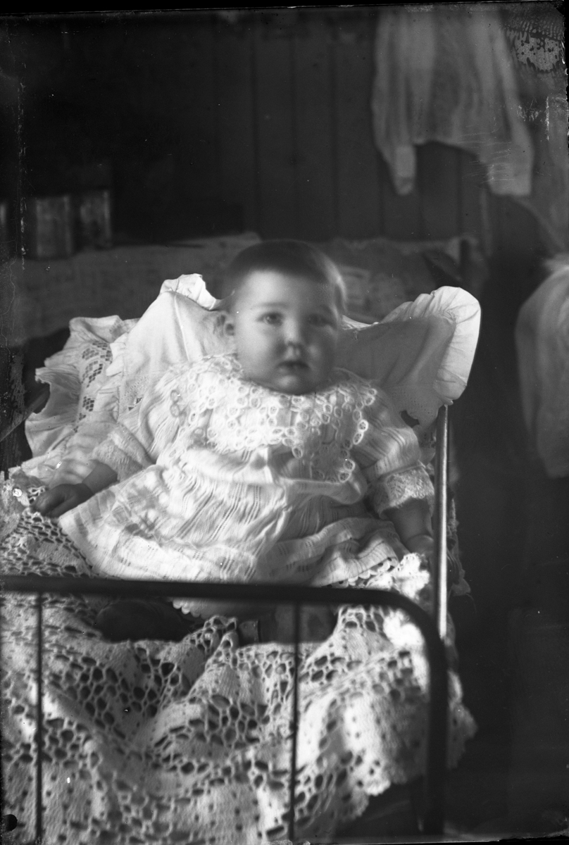 Oscar Holte, Liten gutt