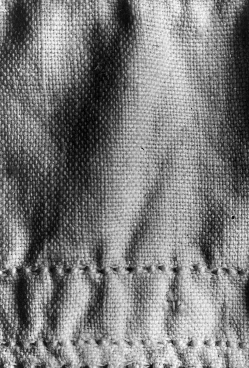 Anna Grostøl, Detalj av håndlinning av skjorte, nederst. Eiken, Hægebostad, Vest-Agder 1941.