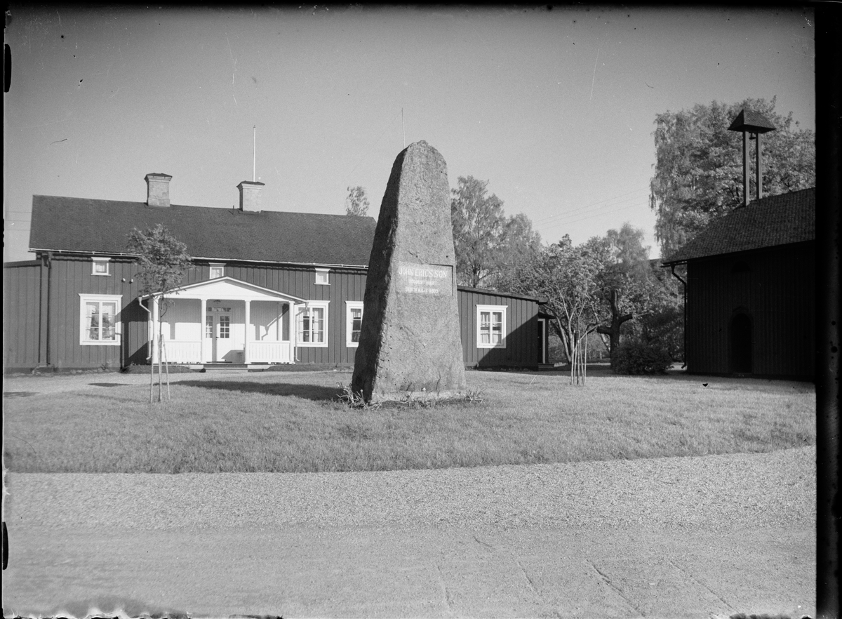 Skötsner-Edhlund, Building and memorial stone, Värmland