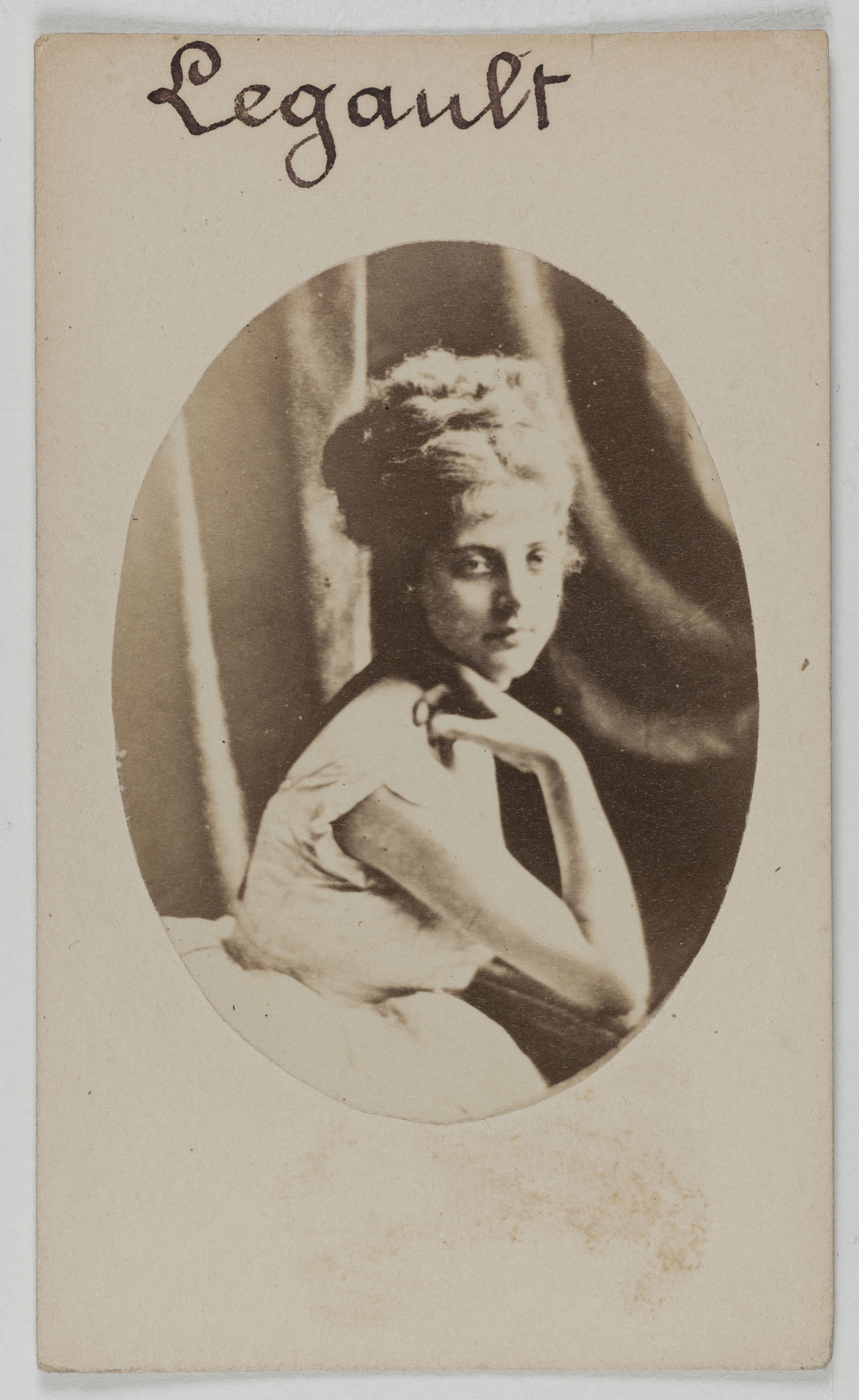 Anonyme, Portrait de Maria Legault (Marie Françoise Legault), (1858-1905), actrice