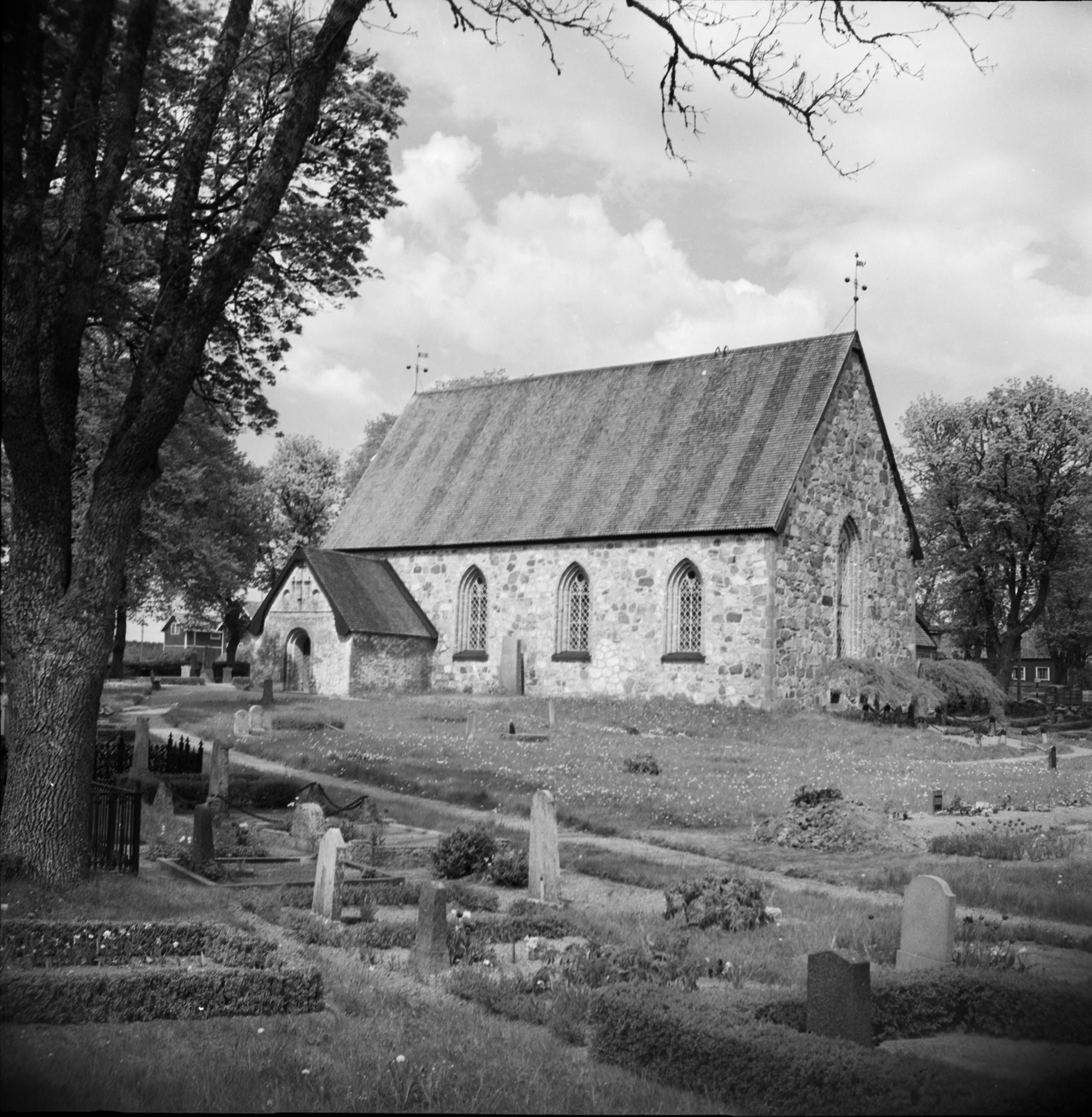 Nils Lagergren, Håtuna kyrka