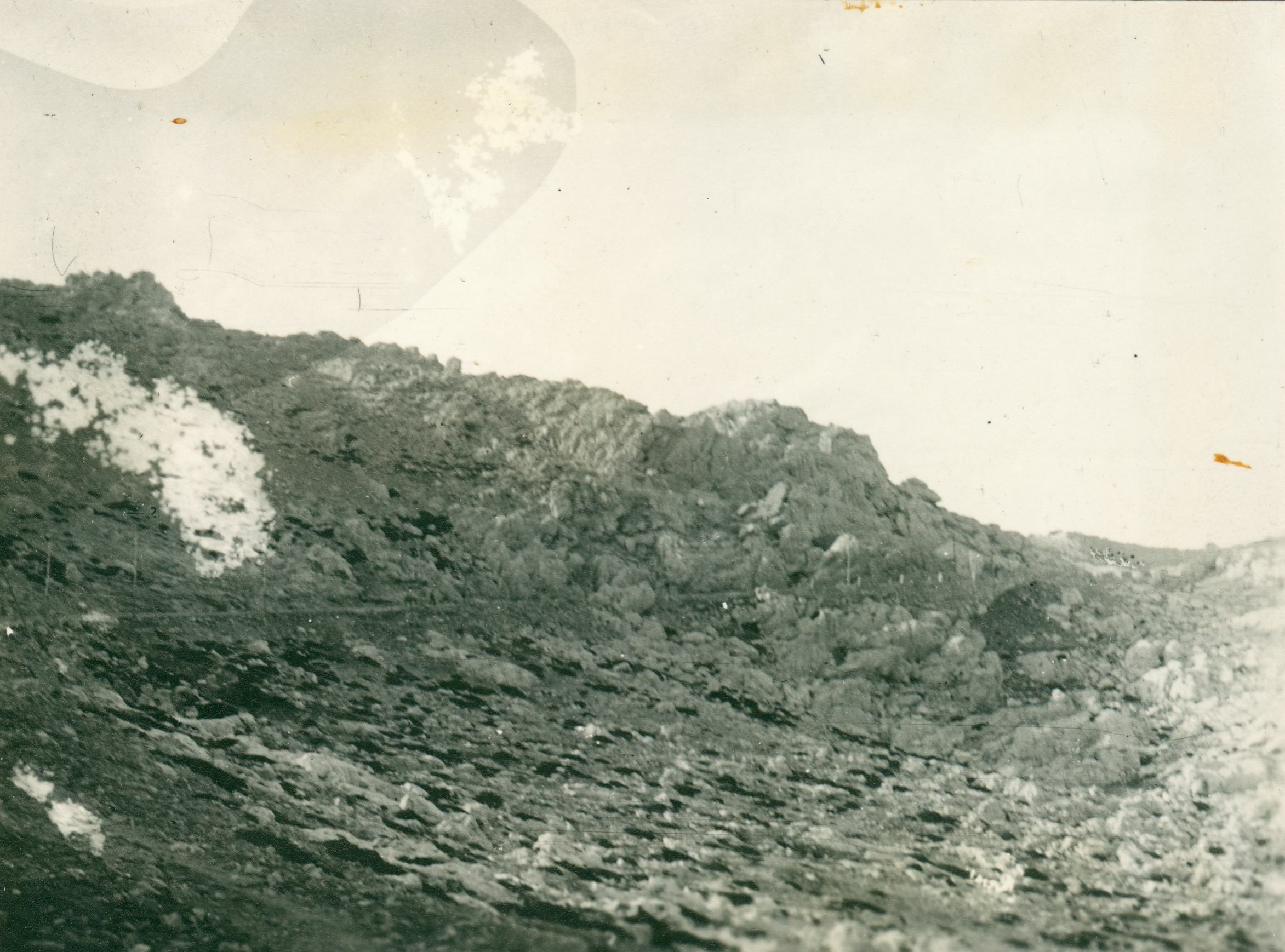 Većeslav Henneberg, Podprag - Cesta i Kraljičina vrata s ruševinama grada