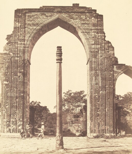 Felice Beato, [Arch in Kootub]