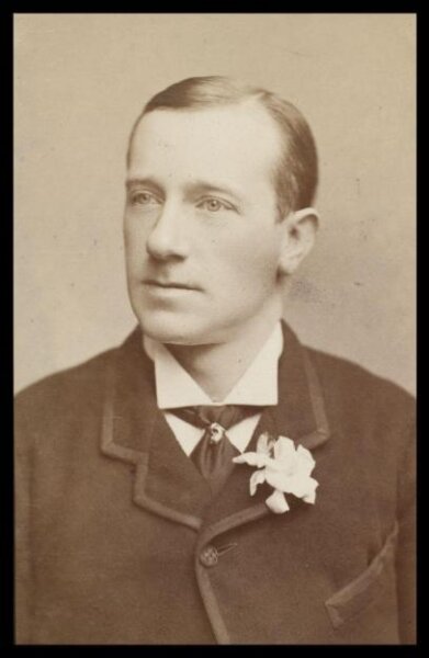 London Stereoscopic and Photographic Company, Guy Little Theatrical Photograph