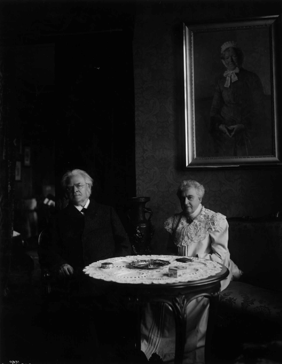 Anders Beer Wilse, Bjørnstjerne (1832-1910) og Karoline (1835-1934) Bjørnson på Aulestad, Gausdal, Oppland, 23.09.1908.