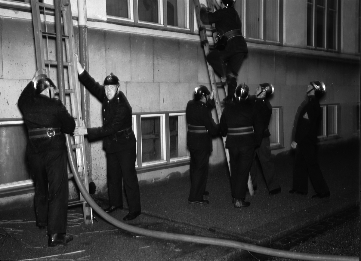 Paul Sandberg, Eldsvåda hos AB Upsala Ättiksfabrik, kvarteret Ejnar, S:T Persgatan 39, Kvarngärdet, Uppsala september 1938