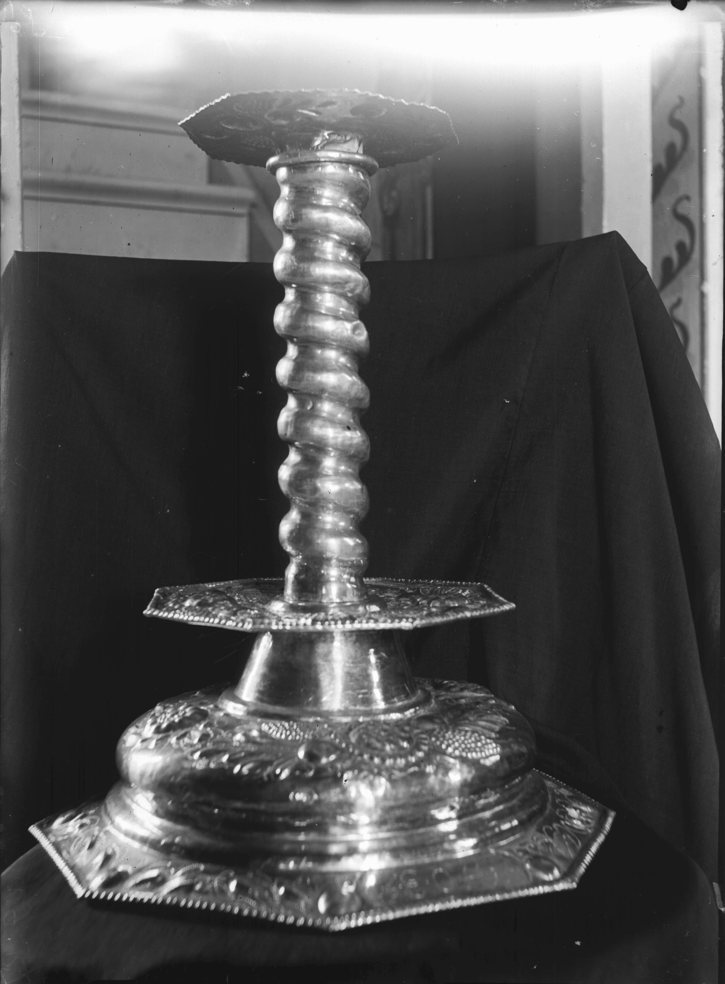 Bertil Waldén, Helgesta kyrka