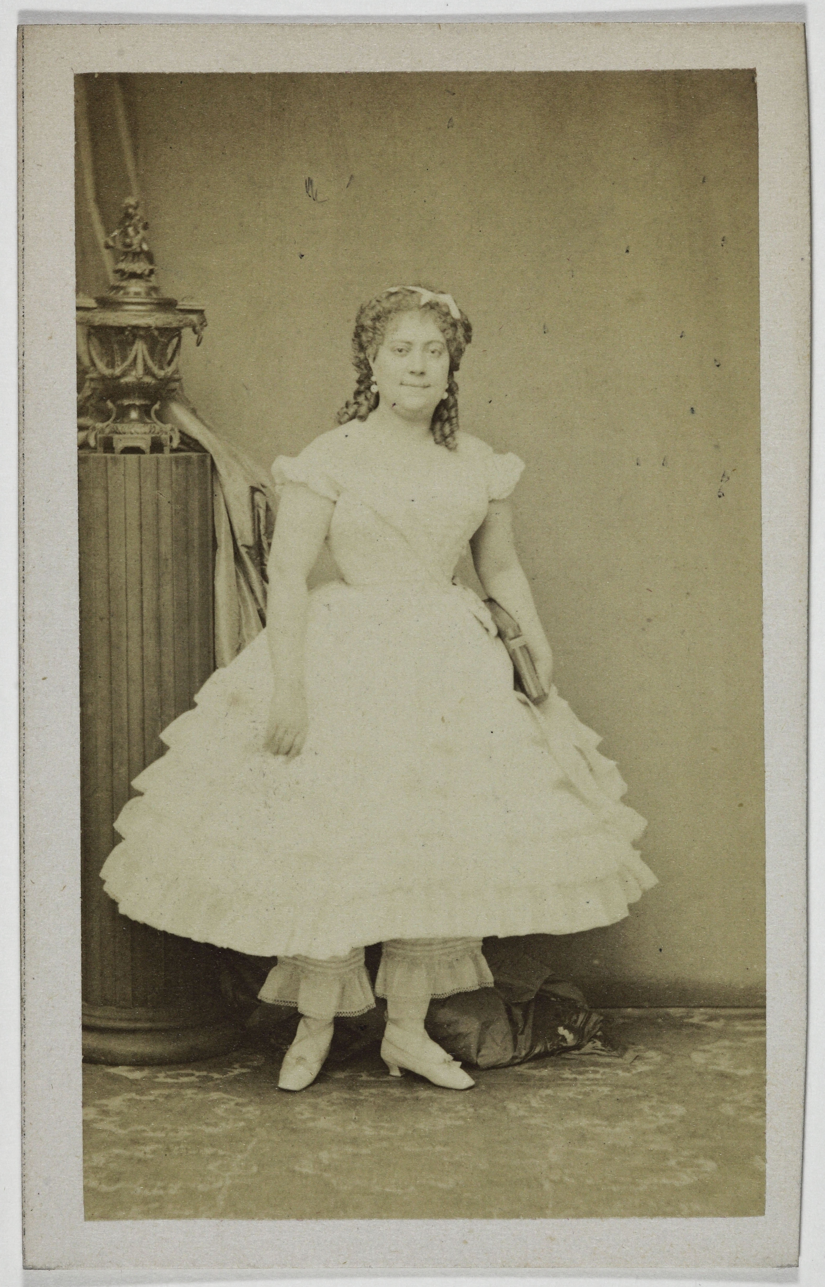 Ulric Grob, Portrait d'Alphonsine, (Jeanne Benoist; Alphonsine Margaine; dite), (1829-1883), (comédienne)