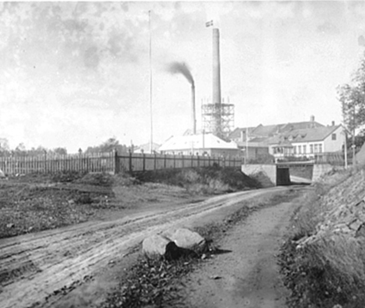 Anno Domkirkeodden, EKSTERIØR: MELKEFABRIKKEN, FABRIKK, BESTYRERBOLIGEN,
