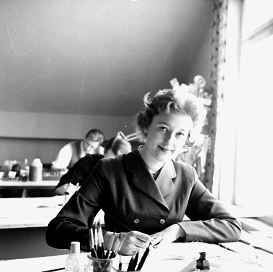 Knut Borg, Interior of Ateljé, three people (one of the country’s most modern studios). Miss Ingela Reimers Sedell Reklam AB, Storgatan 47, Örebro.
