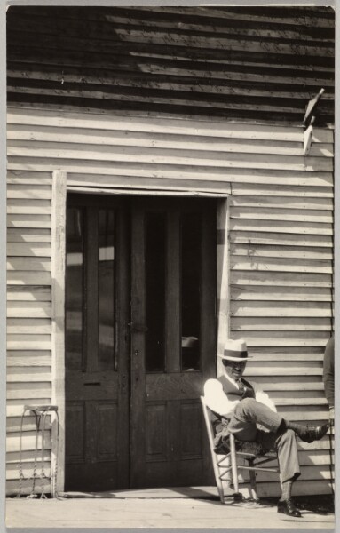 Walker Evans, [Barbershop Facade, Vicksburg, Mississippi]