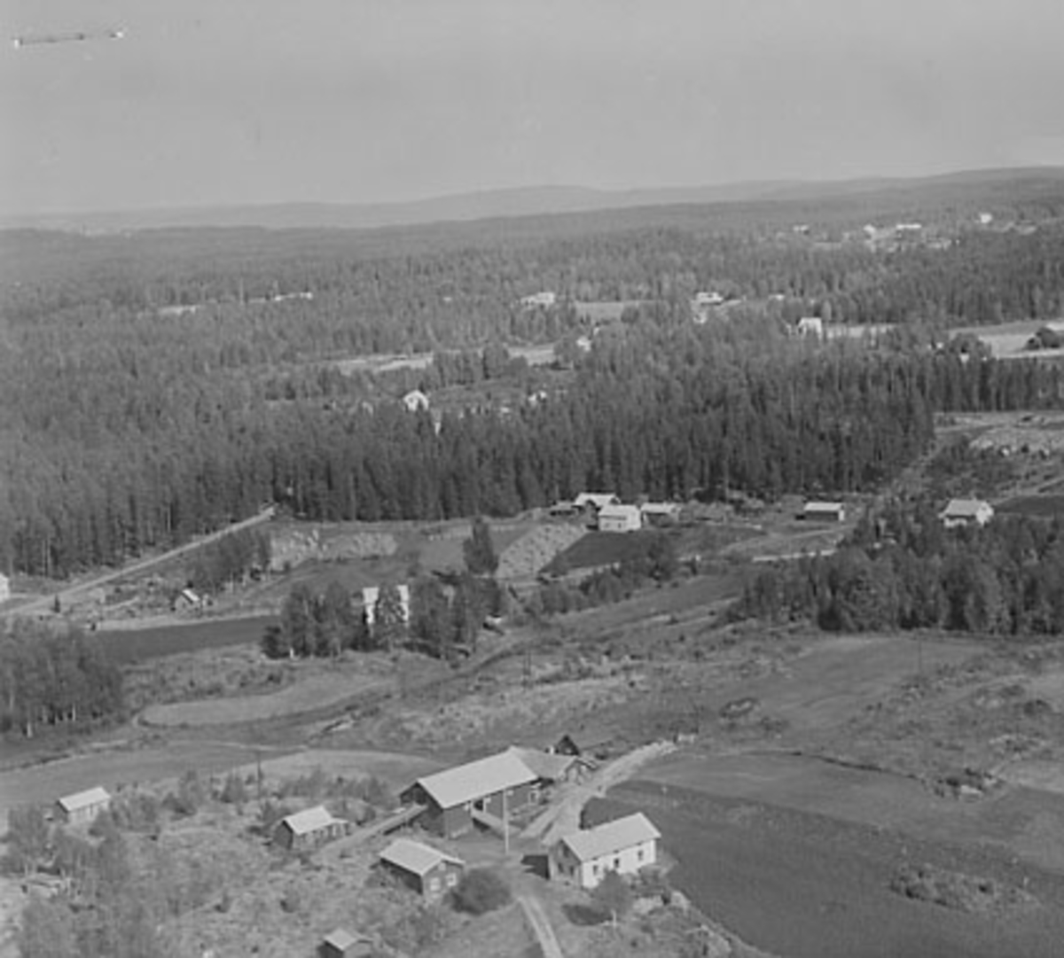 Widerøes Flyveselskap A/S, FLYFOTO HEKNE NORDRE, ÅSVANG