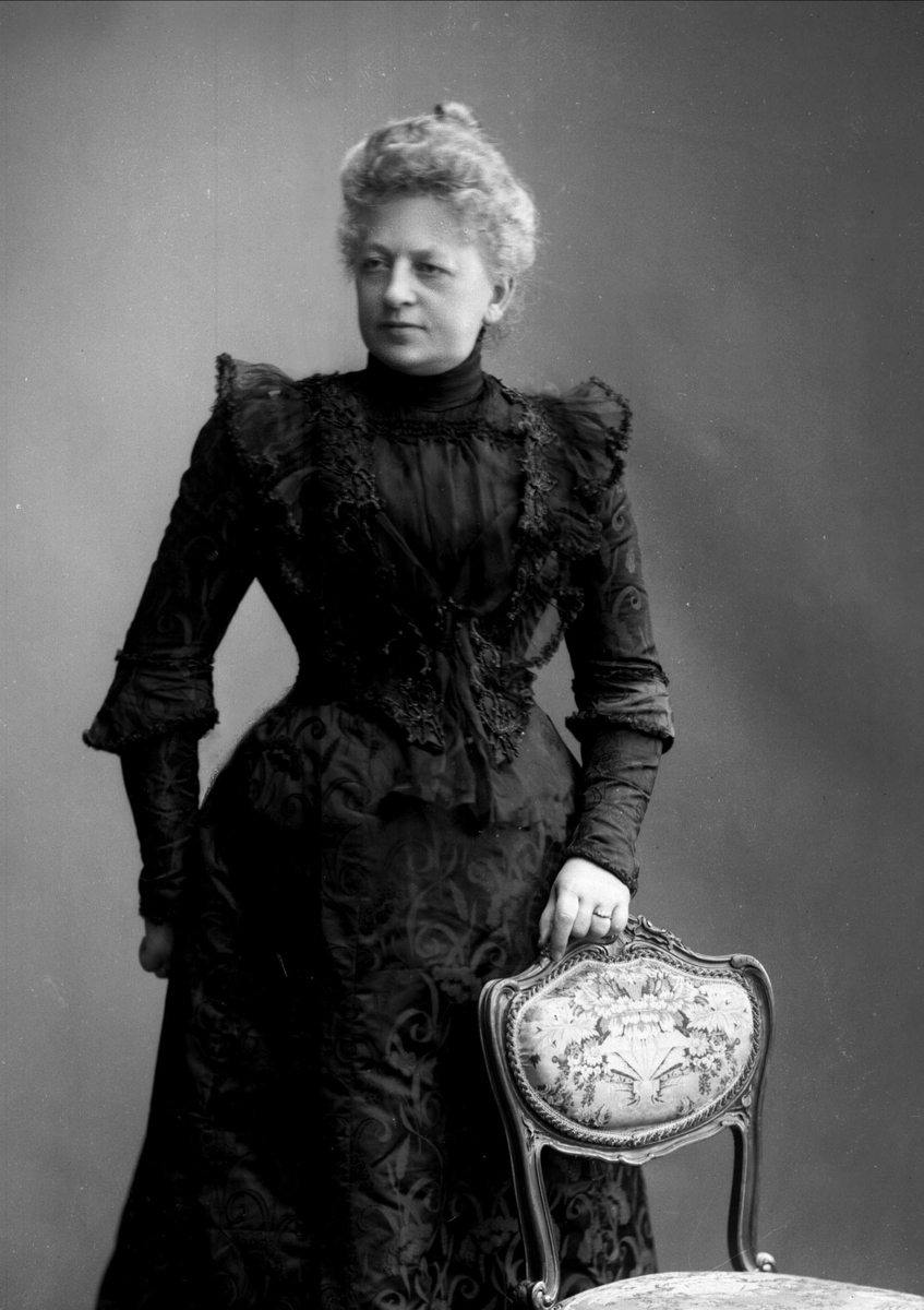 Gustav Borgen, Portrett, Sophie Lundh f. Warmuth (1848-1931), gift 1867 med S. H. Lundh, som egentlig het Sverrer Hakon.