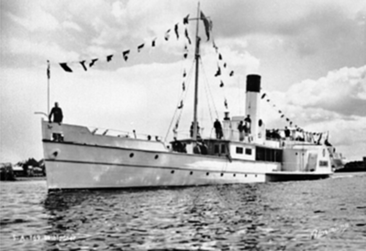 Anno Domkirkeodden, D. S. SKIBLADNER MED FLAGG, MJØSBÅT