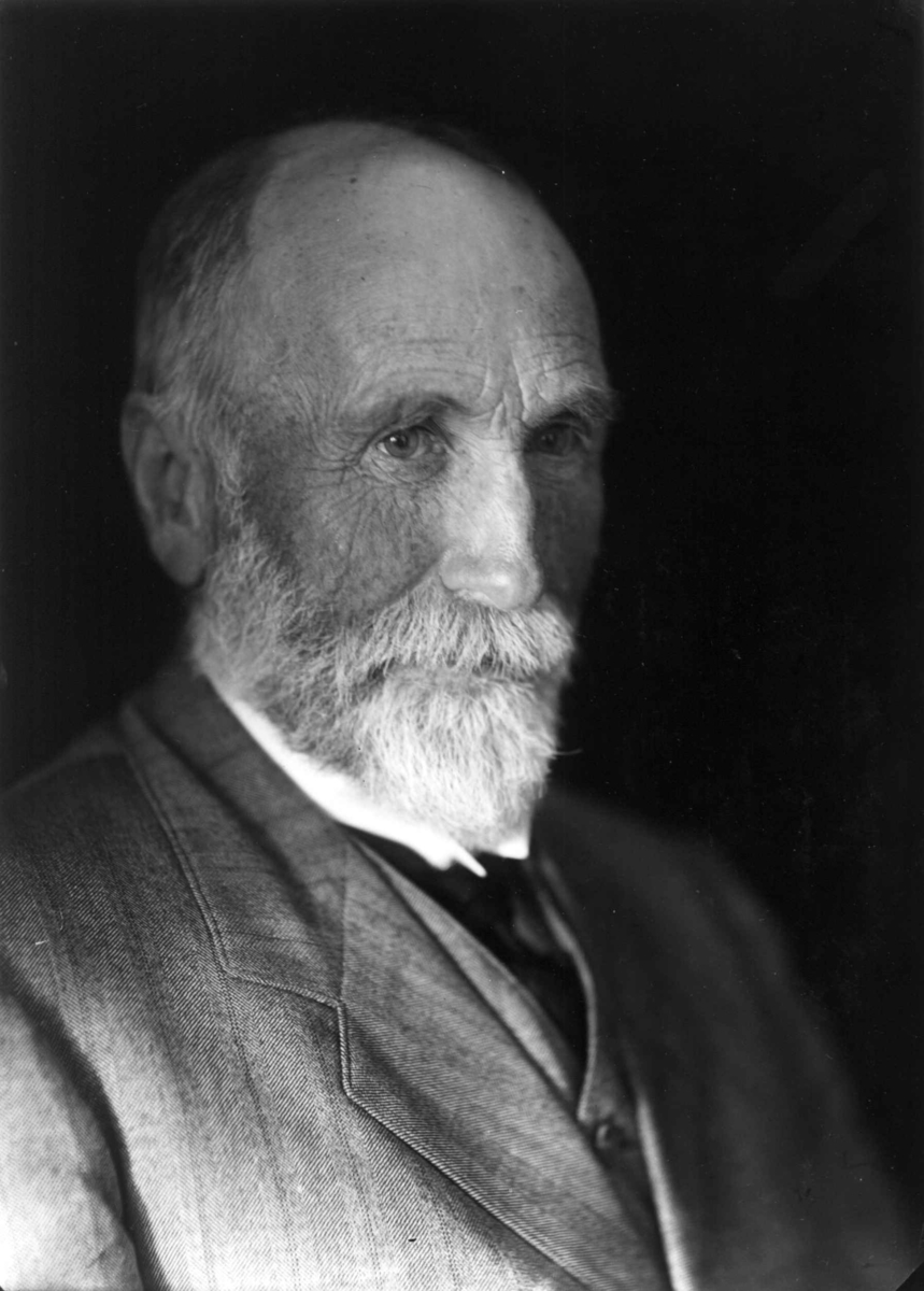Anders Beer Wilse, Slingsby, William Cecil, 1849-1929. Britisk tindebestiger.