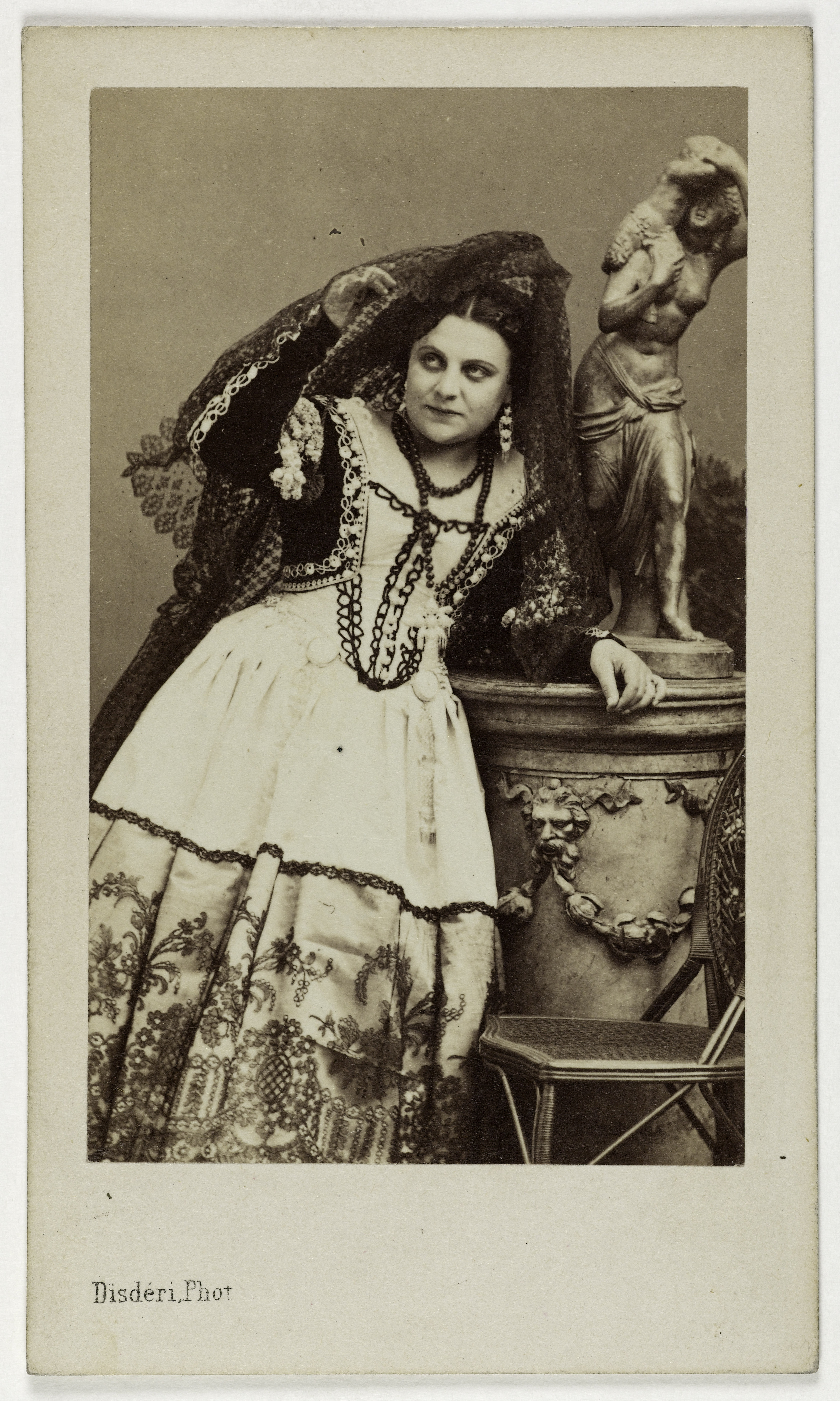 André-Adolphe-Eugène Disdéri, Portrait de Gueymard Pauline, (1834-), (actrice, chanteuse lyrique)