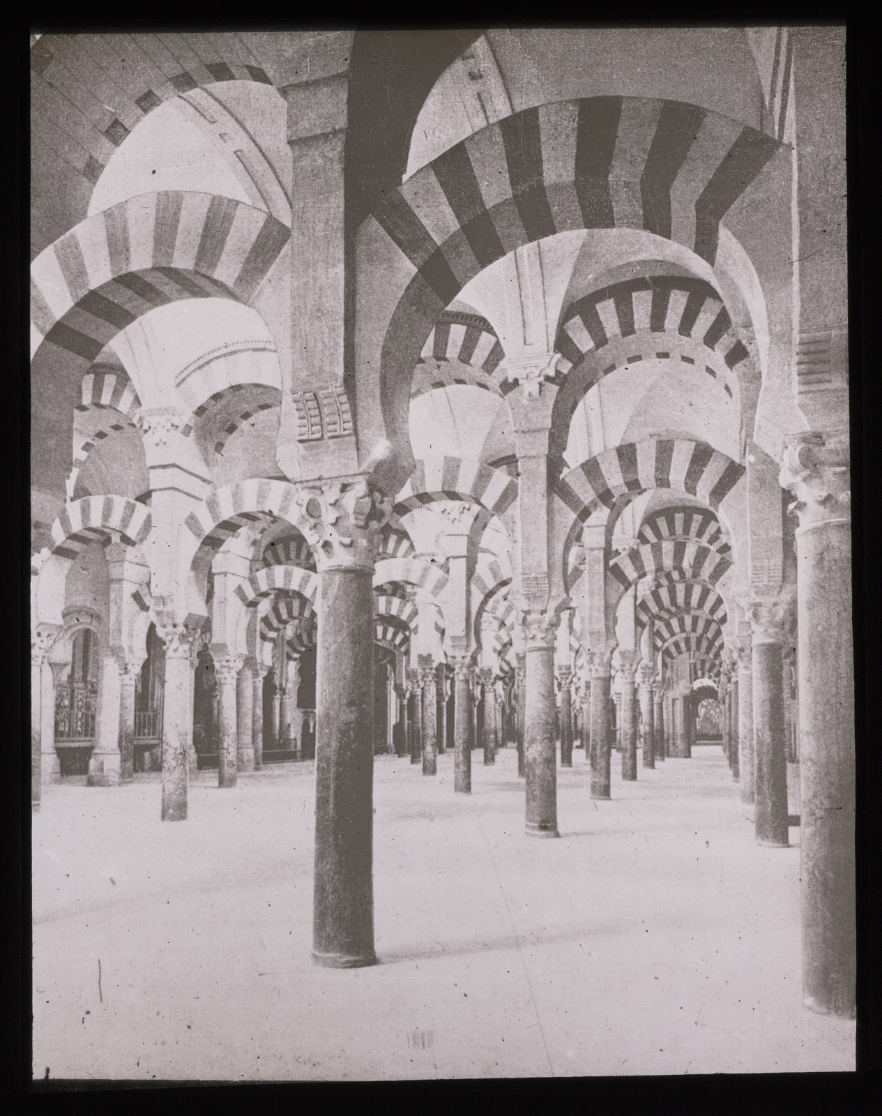 Desconegut, Córdoba Catedral. Interior Material Escolar y Científico