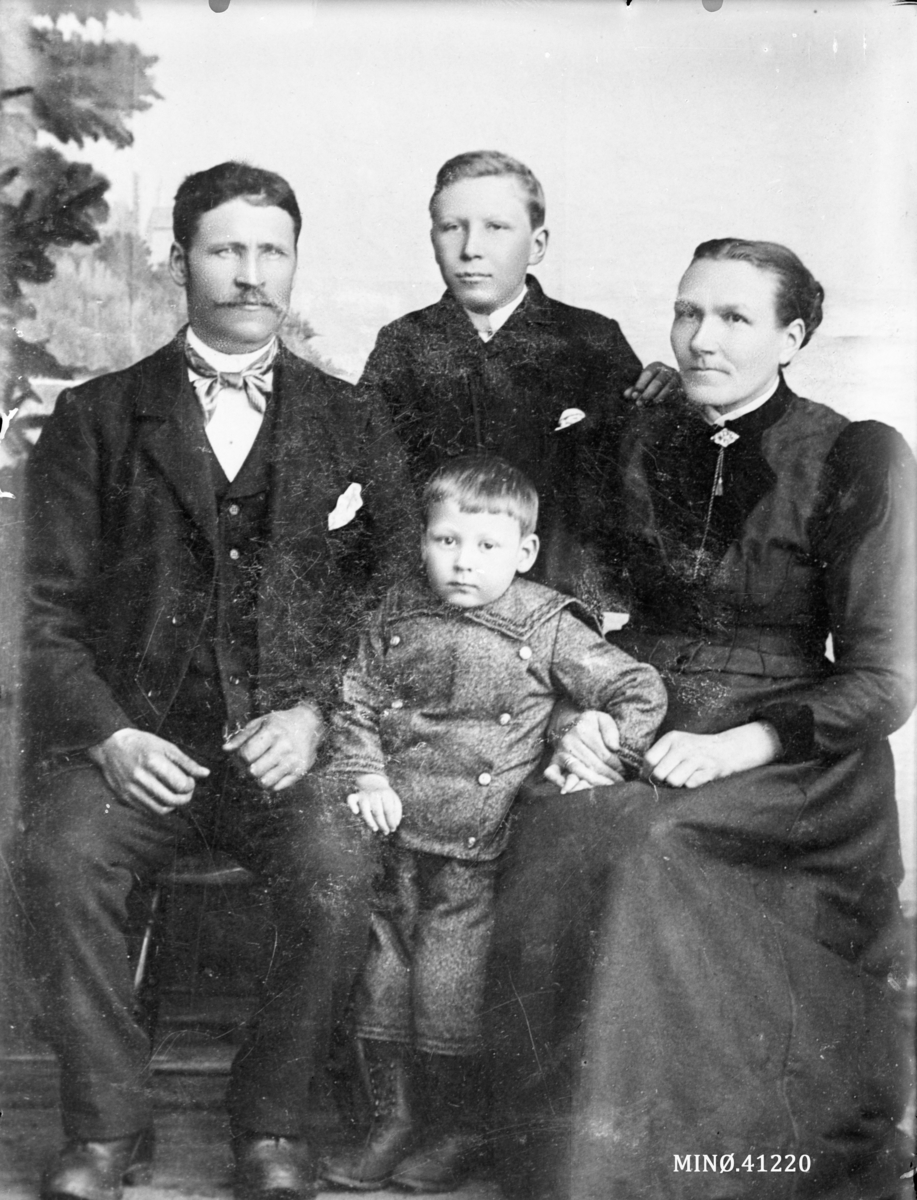Oscar Holte, Ingrid Lindgreen