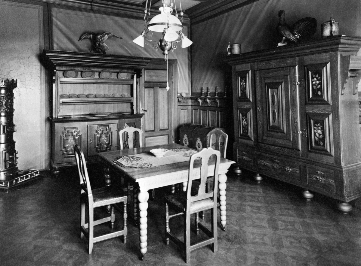 Anno Domkirkeodden, INTERIØR SPISESTUE, STANGEVEGEN. (Heibergs villa, Sverdrupsgate 1(?))