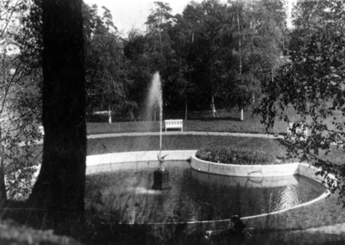 Anno Domkirkeodden, Hamar park, andedam, fontene, hageanlegg.