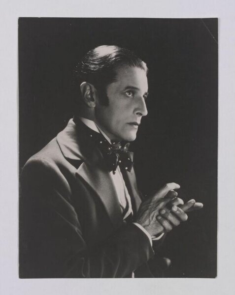 Beaton, Cecil (Sir), Perchance to Dream