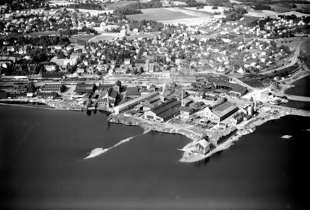Widerøes Flyveselskap A/S, FLYFOTO, HAMAR JERNSTØPERI, (HAM-JERN), ESPERN MOT BRISKEBYEN