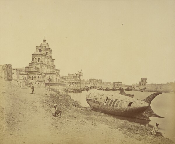 Felice Beato, [The Chattar Manzil Palace and the Royal Boat of Oude]