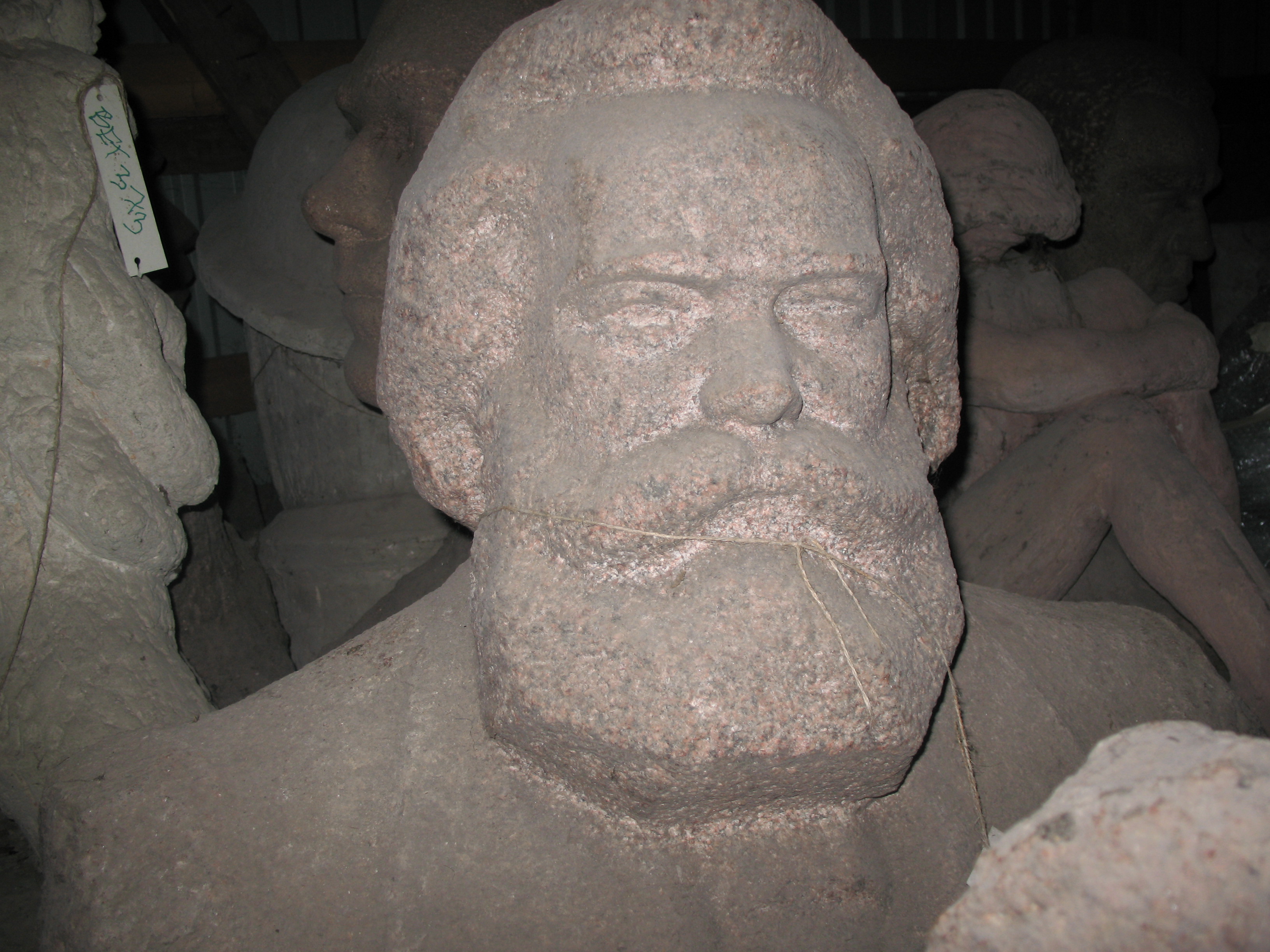 Enn (autor) Roos, Charles Marx