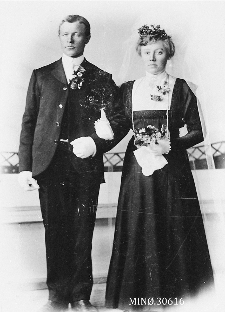 Oscar Holte, Brudebilde - Edvard og Marie Jørgensen