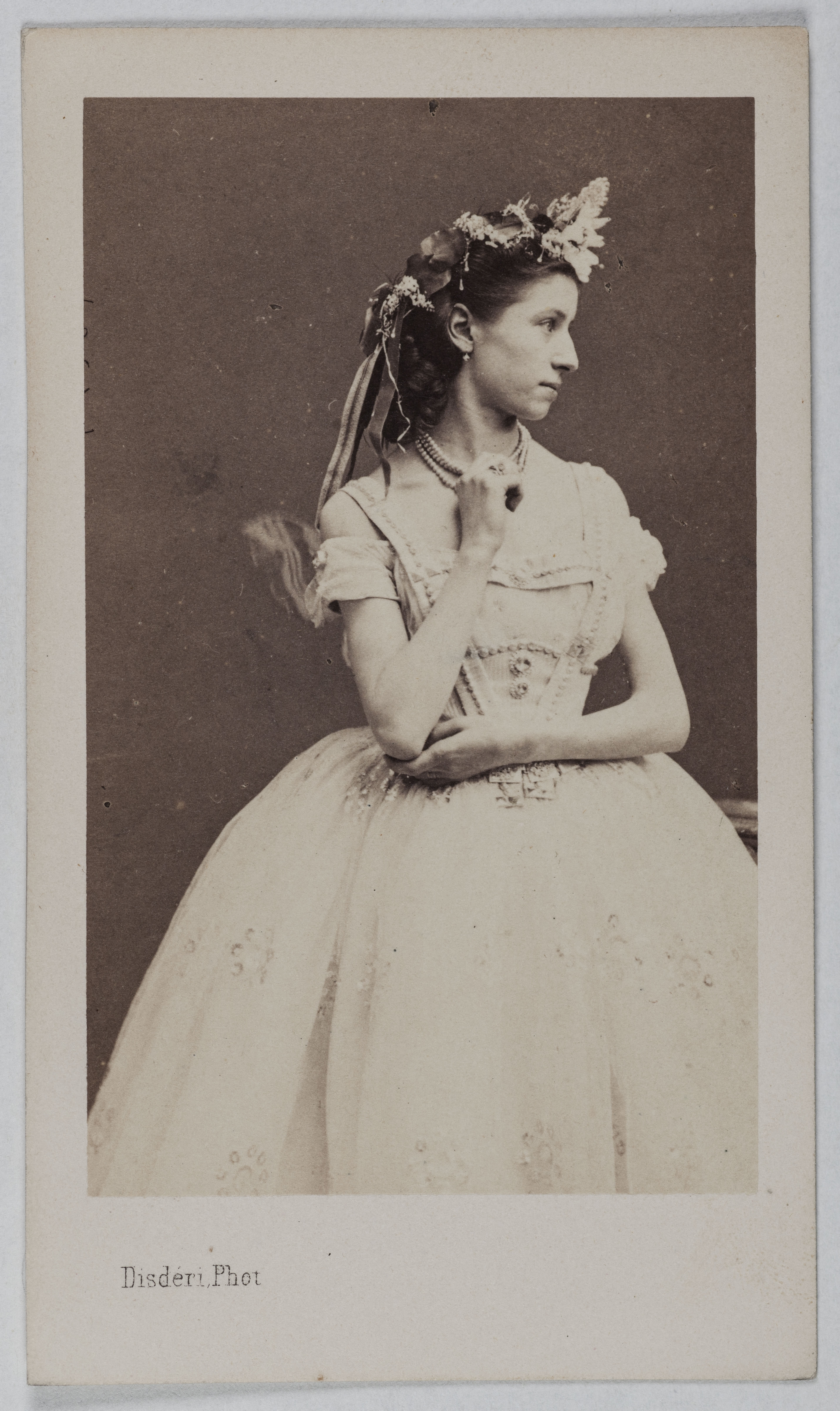 André-Adolphe-Eugène Disdéri, Portrait de Laura Fonta (danseuse à l'Opéra)