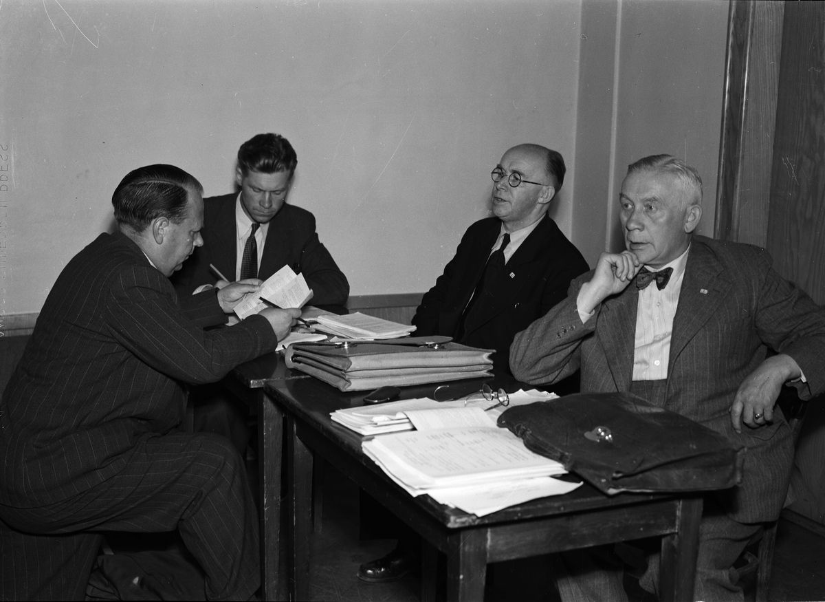 Paul Sandberg, Four men have met, probably in Uppsala 1946