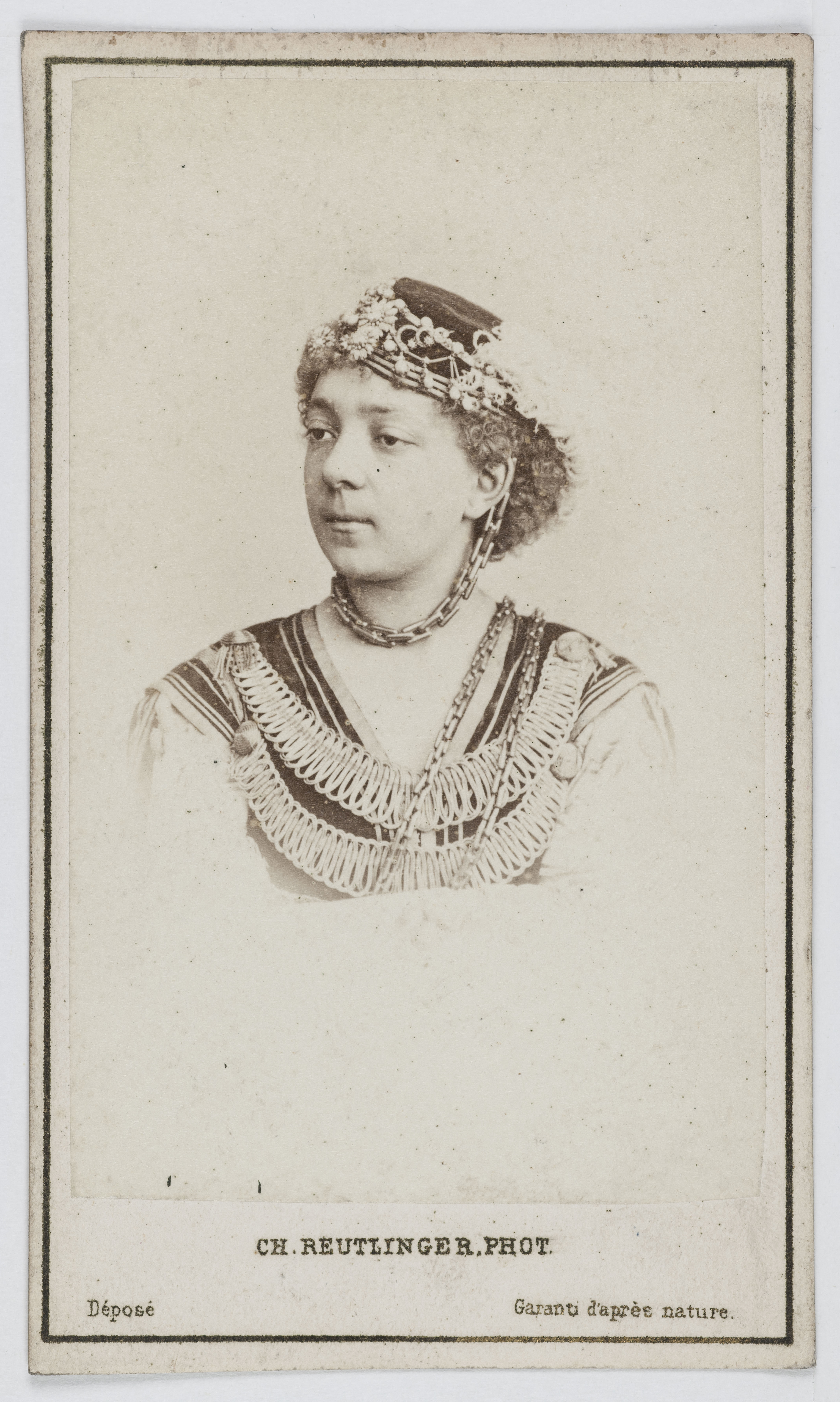 Charles Reutlinger, Portrait de Mademoiselle Goret, dite Mademoiselle Silly, sœur de Delval et actrice au Théâtre des Variétés en 1869 et au Théâtre de la Porte Saint Martin.